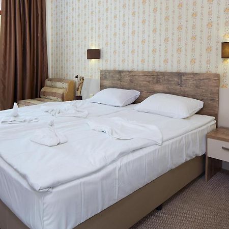 Hotel Lira Sunny Beach Esterno foto