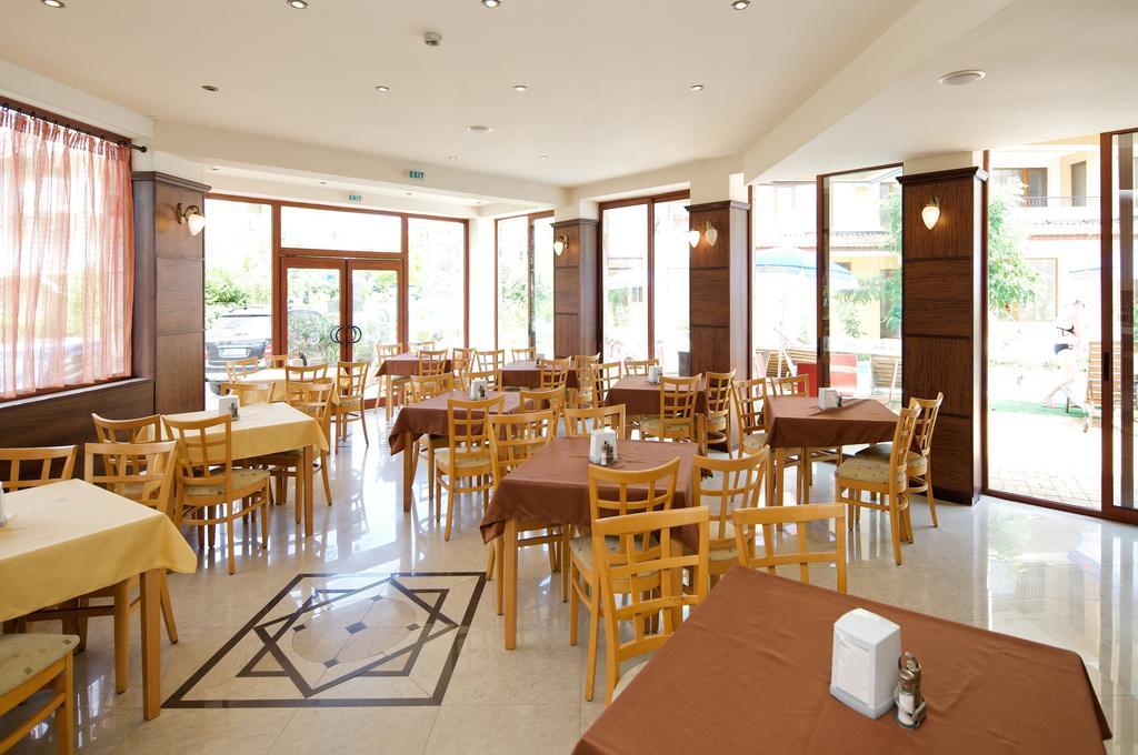 Hotel Lira Sunny Beach Esterno foto